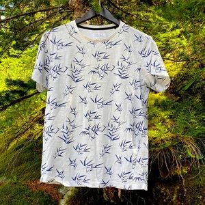 Denim and flower Ricky Singh white and navy printed tee